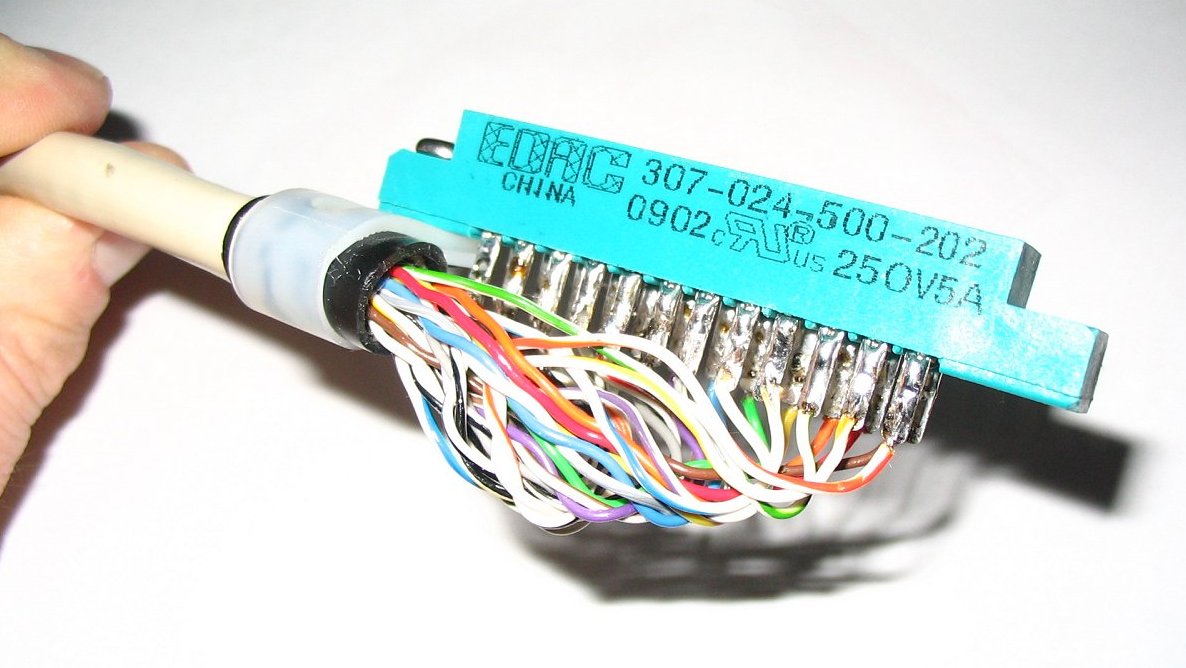 PET end of GPIB cable